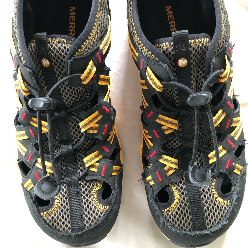 Boys Merrell Athletic and/or Water Sandals Size 5 Like new!
